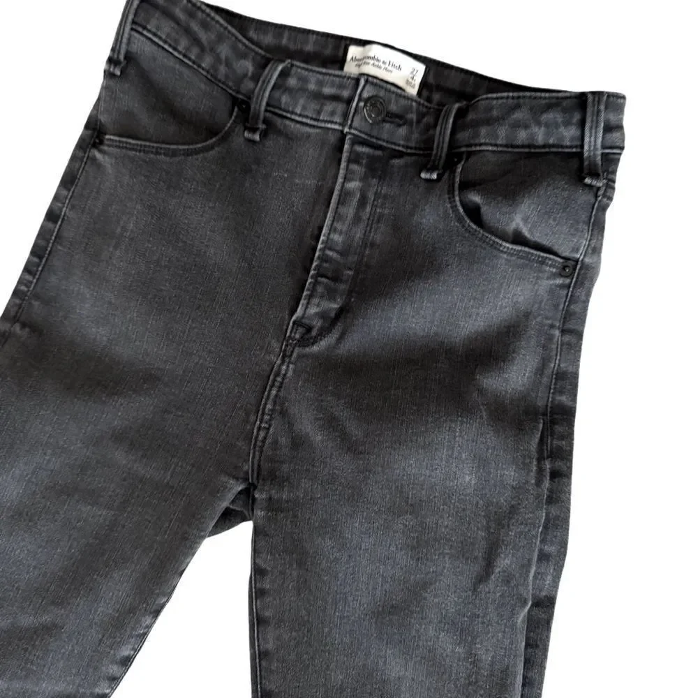 Abercrombie & Fitch Black High Rise Ankle Flare Jeans. Size 27/4